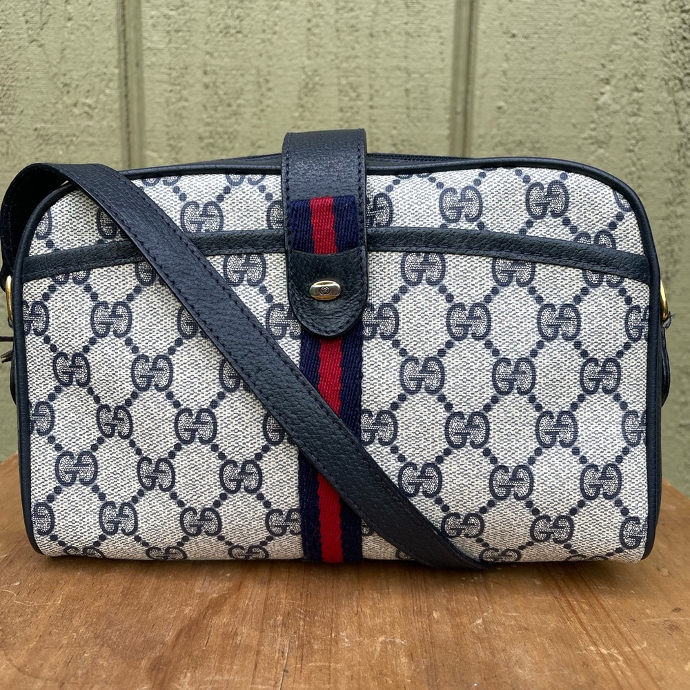 ❌ SOLD ❌ Gucci Navy and Red Monogram shoulder Bag